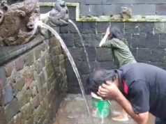 Cuci Muka di Tuk Bimalukar Dieng, Bisa Bikin Awet Muda, Benarkah?