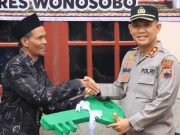 Kapolres Wonosobo Serahkan Kunci Rumah Hasil Program Bedah Rumah