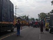 Demo Anti RUU ODOL, Jalan Raya Wonosobo -Temanggung Sempat Lumpuh 1 Jam Over Dimension Over Loading