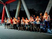 Pesepeda Magelang Serukan Perdamaian Dunia
