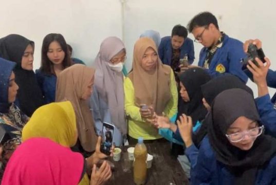 Mahasiswa MBKM USM Beri Pelatihan 4P dan Eco Enzyme