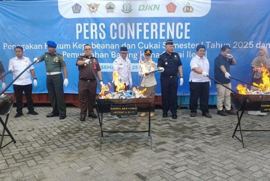 Bea Cukai Gagalkan Peredaran Jutaan Rokok Ilegal di Awal 2025