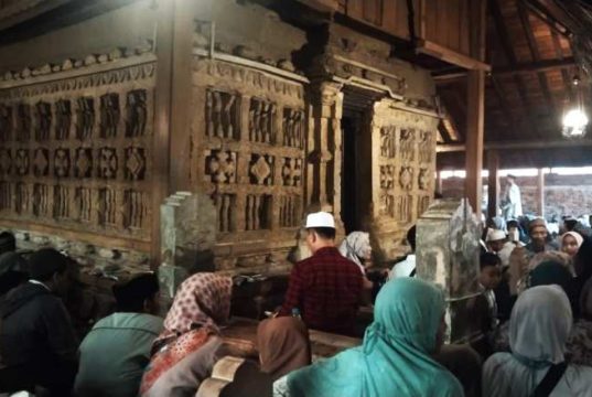 Penampakan Makam Sunan Kudus Saat Luwur Dibuka, Hanya Sekali dalam Setahun!
