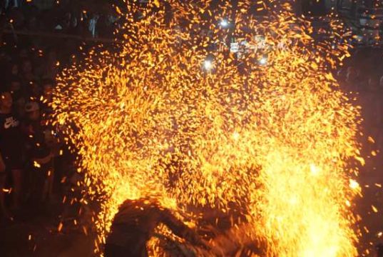 Ribuan Warga Saksikan Perang Obor, Bupati Jepara: Potensial Jadi Event Budaya Unggulan