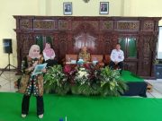 Diskusi dan Bedah Buku Trilogi Kartini Karya Prof. Dr. Wardiman, Laila Witiarso Baca Surat Kartini Kepada Stella