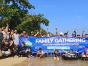 Kembangkan Dakwah yang Humanis, Jamaah Masjid Asyroful Hufadz Mulyoharjo Gelar Wisata Keluarga