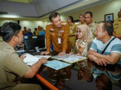 Gubernur Tinjau Posko SPMB di Disdikbud Jateng, Minta Petugas Profesional dan Pastikan Tak Ada Titip-Titipan