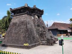 Monumen Tugu Ireng, Menyimpan Tiga Pusaka Pangeran Sambernyawa