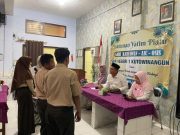 Alumni Infaq Club Gandeng OSIS Bakti Sosial di SMPN 1 Kutowinangun