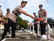 Jelang Hari Bhayangkara Ke-79, Kapolres Tegal Kota Pimpin Ziarah dan Tabur Bunga