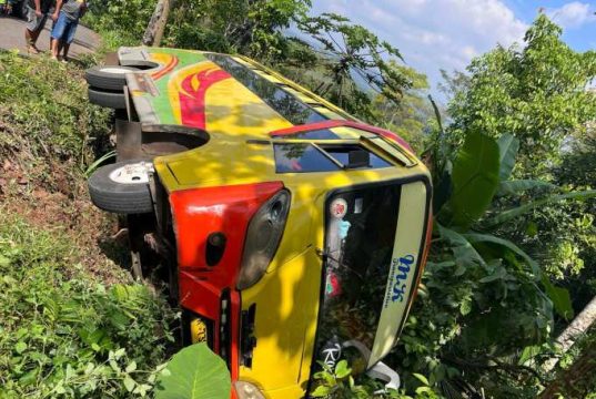 Liburan ke Pijar Park Nyaris Maut! Bus Rombongan Ibu-Ibu Tayu Terperosok di Tanjakan Japan Kudus