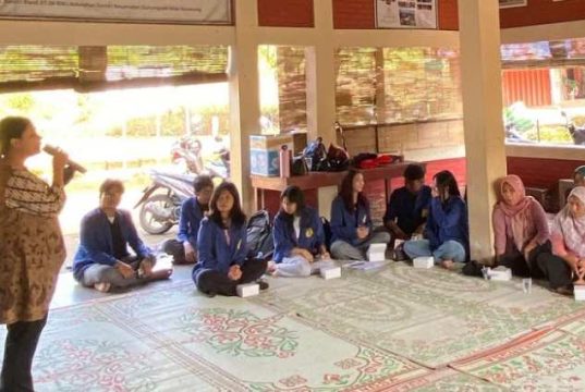 Mahasiswa USM Sosialisasi Strategi Optimalisasi Konten Medsos di Desa Wisata Kandri