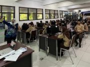 Tim PKM USM Beri Pelatihan Kepemanduan Wisata ke Siswa SMKN 2 Semarang