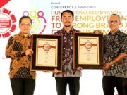 JNE Raih Dua Penghargaan di Indonesia Original Brands Award 2025
