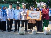 25 Guru LPQ Terima Bantuan Paket Sembako