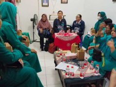 Tim PKM Sosialisasi Bahaya dan Manfaat Financial Technology