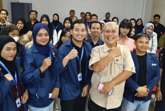 Mahasiswa KKN USM Sosialisasi Pengenalan Batasan Hukum