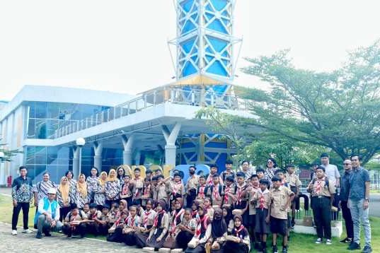 Penutupan MPLS, SD Negeri 2 Kaliaman Gelar Wisata Edukasi ke PLTU TJB dan Aksi Cinta Lingkungan