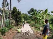 Jelang HUT RI Ke-80, PLN UIK Tanjung Jati B Berikan Bantuan Pembangunan Lingkungan RT 02/RW 08 Desa Bondo