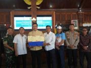 Perkuat Branding Kota Ukir, HIMKI Hibahkan 65 Bangku ke Pemkab Jepara