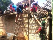 Karya Bakti Memugar Rutilahu Milik Warga Tidak Mampu