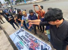 Wartawan Batang Gelar Aksi Solidaritas Untuk Jurnalis Al Jazeera