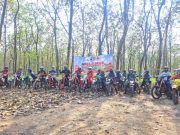 Cegah Karhutla, Perhutani KPH Purwodadi dan Polres Grobogan Susuri Hutan Jatipohon dengan Motor Trail