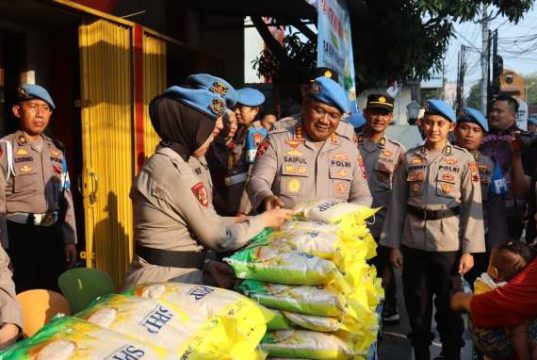 Bidpropam Polda Jateng dan Polres Kendal Gelar Gerakan Pangan Murah