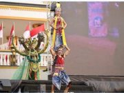 Angkat Ikon Lokal dan Warisan Budaya, Wonosobo Tampil Memukau di Jember Fashion Carnaval 2025