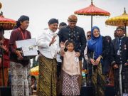 Dapat Permintaan Khusus, Ahmad Luthfi dan AHY Potong Rambut Gimbal Anak Bajang di Dieng