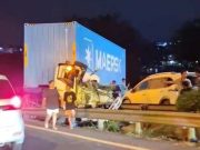 Kecelakaan Beruntun di Tol Semarang, Truk Kontainer dan Sejumlah Kendaraan Mengalami Kerusakan Parah