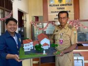 Mahasiswa USM Wujudkan Maket Kantor Kelurahan Kalirejo sebagai Media Edukasi
