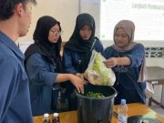 Tim KKN Universitas Semarang Manfaatkan Limbah Organik Rumah Tangga Jadi Pupuk