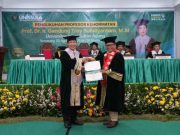 Berjasa Besar di Bidang Manajemen Resiko, Dr Gandung Troy Sulistyantoro Raih Gelar Guru Besar Kehormatan Unissula