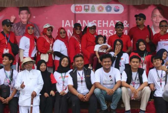 Semarak Kemerdekaan, Warga Jatirunggo Jalan Sehat dan Senam Bersama