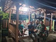 Linmas Bersama TNI Randublatung Patroli Bareng Ciptakan Lingkungan Aman dan Nyaman