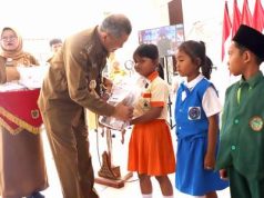 Sebanyak 21.321 Siswa Mendapat Seragam Sekolah Gratis