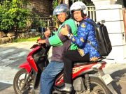 Sejarah Baru, Para Pegawai Ke Kantor Berebut Motor Ojol