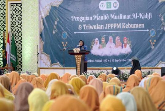 Bupati Kebumen Ajak Santri Al Kahfi Mandiri dan Melek Digital