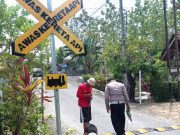 Memasang Lagi Polisi Tidur di Lintasan Rel KA yang Tidak Berpalang Pintu