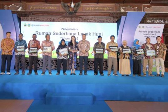 PT Djarum dan Polytron Serahkan 130 Rumah Layak Huni untuk Masyarakat Kudus