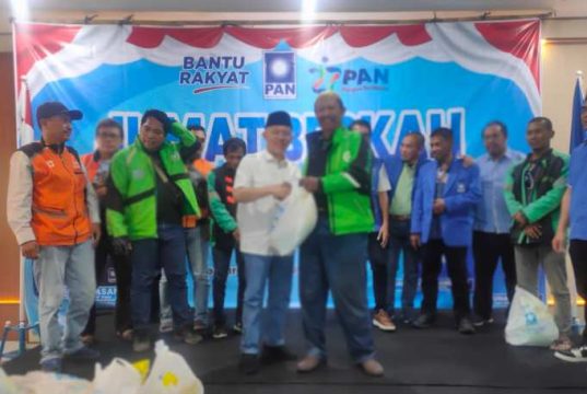 DPW PAN Jateng Bagi Ratusan Paket Sembako