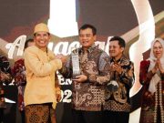 Gubernur Ahmad Luthfi Raih Penghargaan Berdedikasi Membangun Negeri