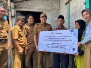 Tingkatkan Kesejahteraan Warga, Wabup Wonosobo Serahkan Bantuan RTLH dari Bawon