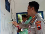 Sat Lantas Polres Grobogan Bareng Driver Ojek Online dan Pelajar Kerja Bakti Bersihkan Pos Polisi Pasca Aksi Anarkis Massa