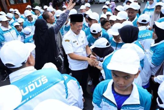 343 Kontingen PORSEMA XIII Kudus Dilepas Bupati, Siap Ukir Prestasi di Wonosobo