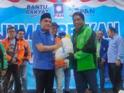 Jumat Berkah Kantor DPW PAN Jateng Sasar Warga Sekitar dan Ojol
