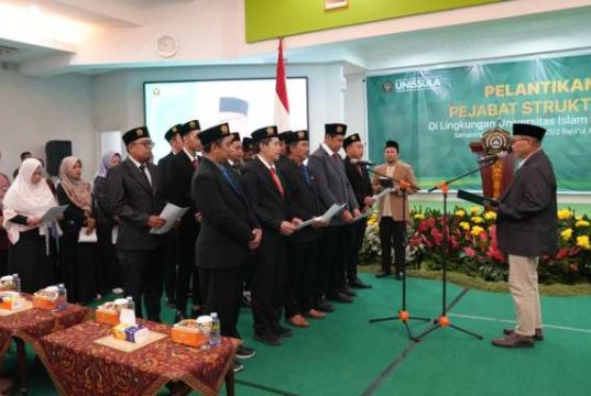 Rektor Unissula Lantik Pejabat Struktural
