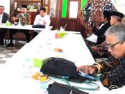 Mengajak Tokoh Agama Ambil Bagian dalam Pengawasan