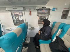 Imbauan untuk Penumpang KA: Gunakan Colokan Listrik di Kereta Sesuai Peruntukannya!